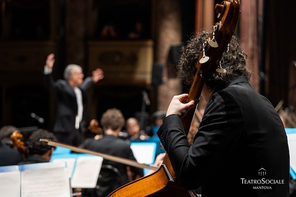 Caffini Group Partner del Concerto di Capodanno al Teatro Sociale di Mantova