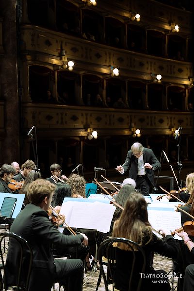 Caffini Group Partner del Concerto di Capodanno al Teatro Sociale di Mantova